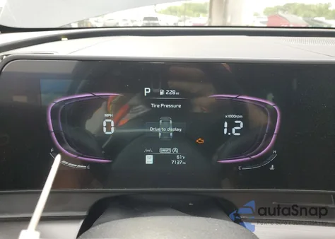 2025 Kia Sportage Ex z USA, uszkodzony, nr VIN KNDPV3DF7S7346492